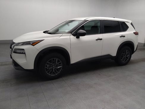 Used 2022 Nissan Rogue S FWD image 2
