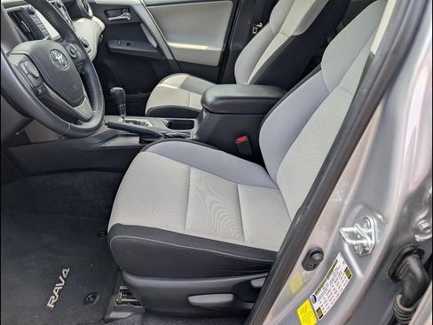 Used 2018 Toyota RAV4 XLE FWD image 10