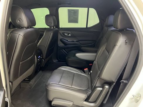 Used 2023 Chevrolet Traverse LT FWD image 26