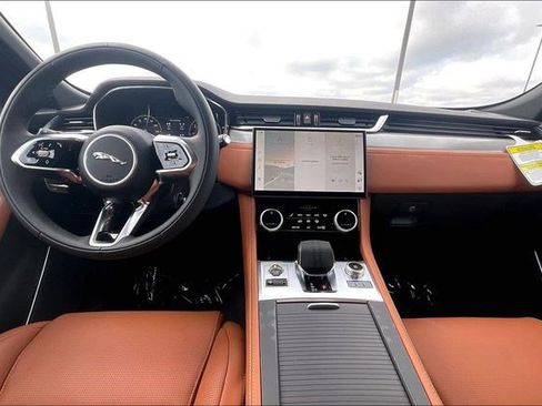 New 2026 Jaguar F-PACE R-Dynamic S image 5