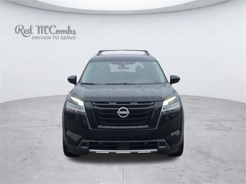 Used 2023 Nissan Pathfinder SL w/ Black Appearance Package FWD image 10