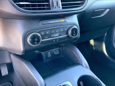 Used 2025 Ford Escape ST-Line AWD/4WD image 34