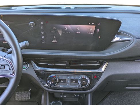 Used 2025 Buick Envista Sport Touring image 18