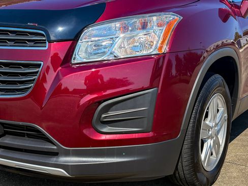 Used 2016 Chevrolet Trax LT w/ LT Sun and Sound Package AWD/4WD image 6