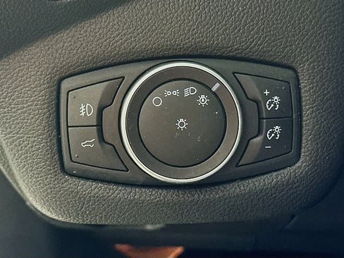 Used 2018 Ford Escape SE FWD image 10