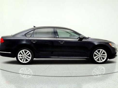 Used 2019 Volkswagen Passat 2.0T Wolfsburg w/ Wheels & Sunroof Package FWD image 4