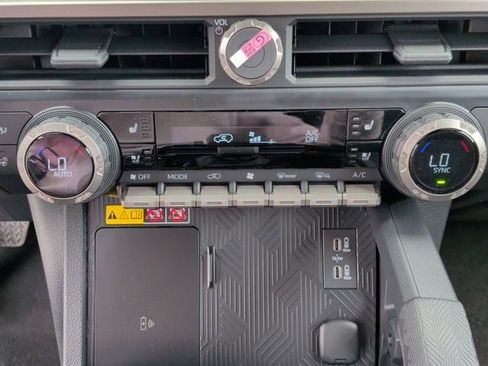 New 2026 Toyota 4Runner Limited AWD/4WD image 21