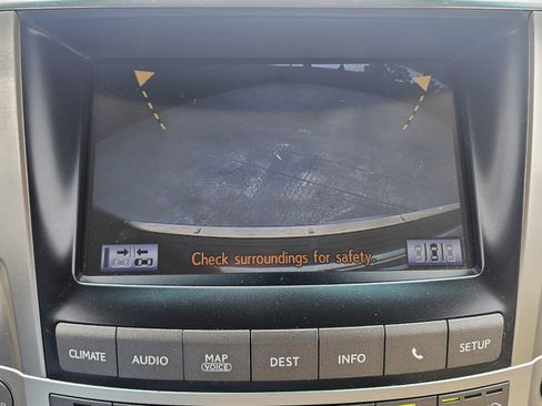Used 2013 Lexus LX 570 4WD w/ Luxury Pkg image 22