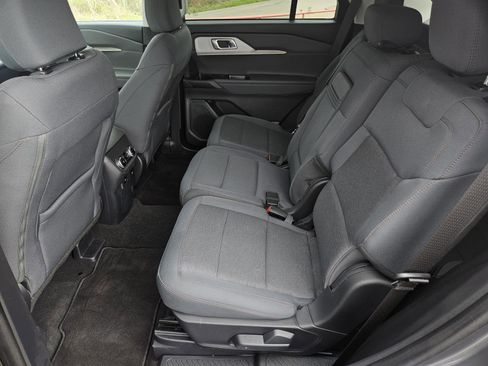 Used 2025 Ford Explorer Active image 29