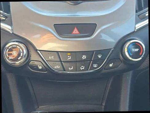 Used 2017 Chevrolet Cruze LT FWD image 26