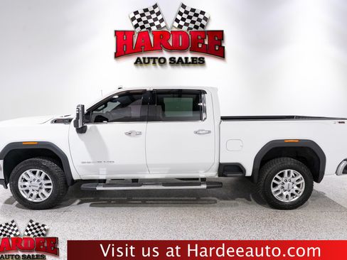 Used 2023 GMC Sierra 2500 SLT w/ SLT Preferred Package AWD/4WD image 1