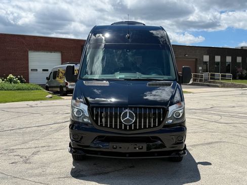 Used 2017 Mercedes-Benz Sprinter 3500 image 2