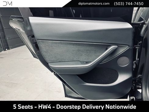 Used 2024 Tesla Model Y Performance AWD/4WD image 27