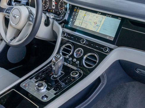 Used 2020 Bentley Continental GT image 18