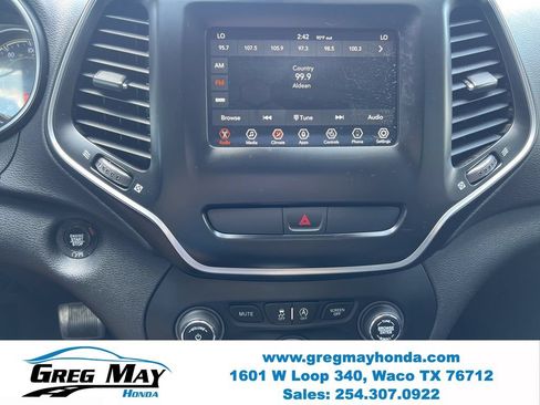 Used 2019 Jeep Cherokee Latitude Plus w/ Comfort/Convenience Group AWD/4WD image 31