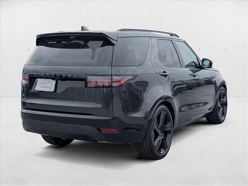 New 2025 Land Rover Discovery Dynamic SE image 2