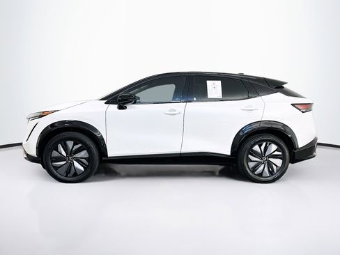 Used 2023 Nissan Ariya AWD image 4