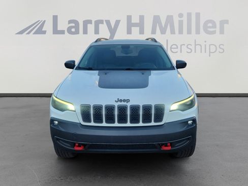 Used 2019 Jeep Cherokee Trailhawk w/ Cold Weather Group image 9