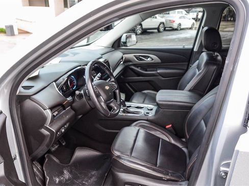 Used 2018 Chevrolet Traverse LT image 19