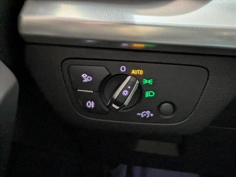 Certified 2025 Audi Q5 2.0T Premium image 23