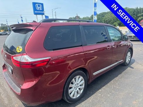 Used 2017 Toyota Sienna Limited Premium AWD/4WD image 5