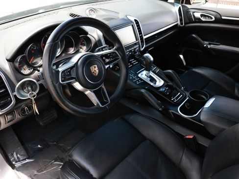 Used 2016 Porsche Cayenne Diesel AWD/4WD image 6
