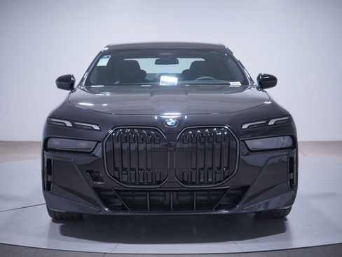 New 2026 BMW 740i w/ Premium Package image 4