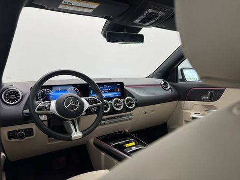 Certified 2025 Mercedes-Benz GLA 250 image 36