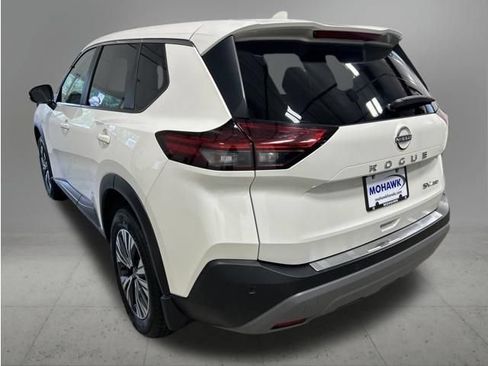 Used 2023 Nissan Rogue SV AWD/4WD image 3