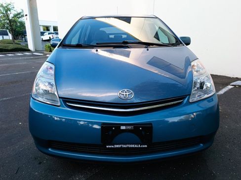 Used 2009 Toyota Prius w/ Pkg 2 FWD image 2