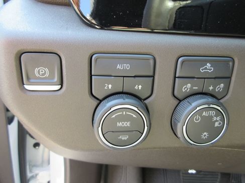 Certified 2023 Chevrolet Silverado 1500 LT AWD/4WD image 26