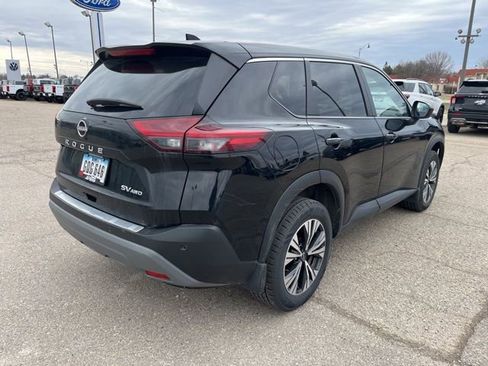 Used 2023 Nissan Rogue SV image 5