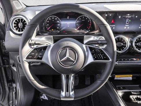 New 2026 Mercedes-Benz GLB 250 4MATIC image 17