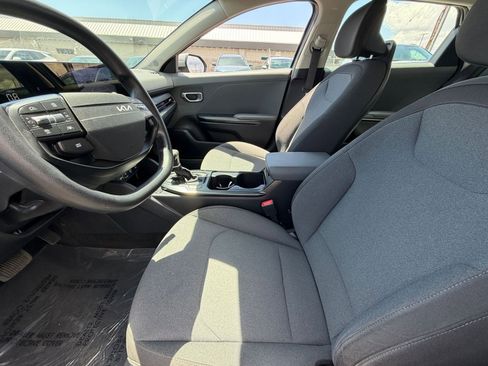 Used 2025 Kia K4 FWD image 25