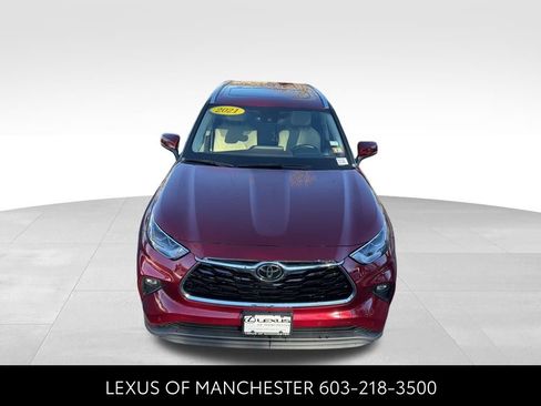 Used 2021 Toyota Highlander Limited image 2