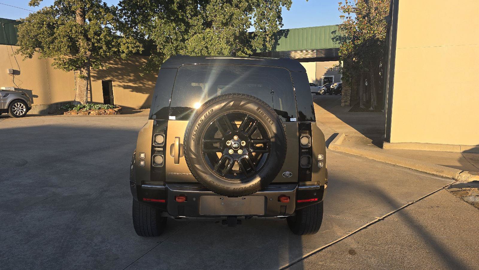 Used 2023 Land Rover Defender 110 X AWD/4WD image 3