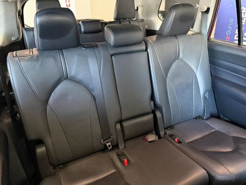 Used 2024 Toyota Grand Highlander AWD image 27