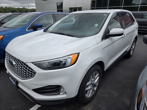 Used 2024 Ford Edge SEL w/ Convenience Package AWD/4WD image 3
