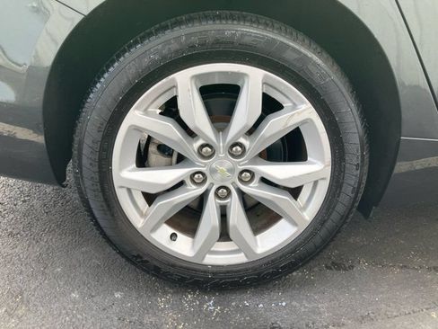 Used 2019 Chevrolet Impala LT FWD image 32