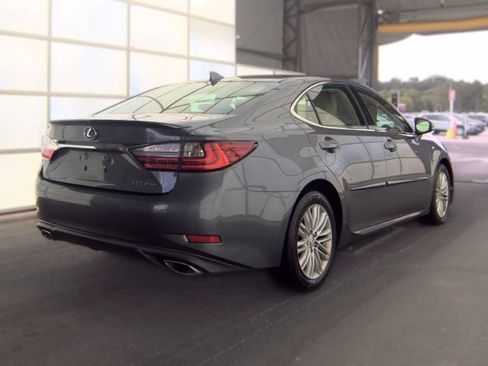 Used 2017 Lexus ES 350 w/ Premium Package FWD image 2