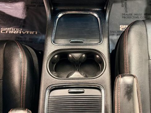 Used 2016 Dodge Grand Caravan R/T image 38