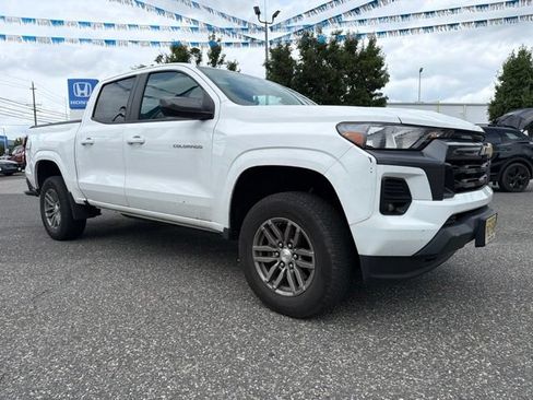 Used 2023 Chevrolet Colorado LT w/ LT Convenience Package AWD/4WD image 2