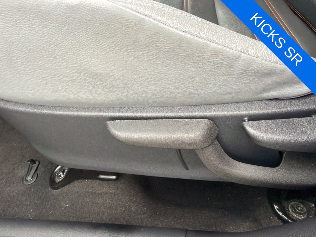 Used 2023 Nissan Kicks SR w/ SR Premium Package FWD image 13