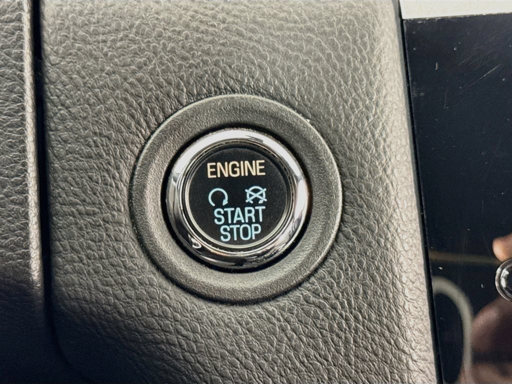 Used 2018 Ford Taurus Limited w/ Driver Assist Package AWD/4WD image 28