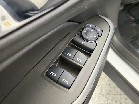 Used 2024 Chevrolet Trax RS FWD image 21