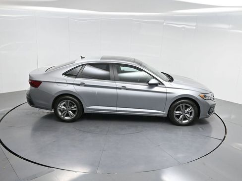 Used 2024 Volkswagen Jetta SE w/ Panoramic Sunroof Package image 45