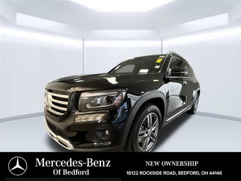 Used 2026 Mercedes-Benz GLB 250 4MATIC image 3