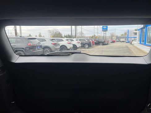 Certified 2025 Chevrolet Equinox LT w/ Safety and Technology Package AWD/4WD image 37