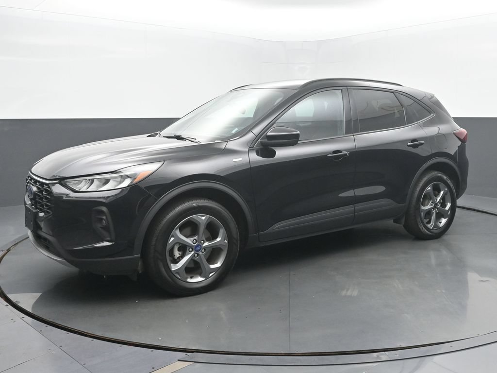 Used 2025 Ford Escape ST-Line Select AWD/4WD image 2