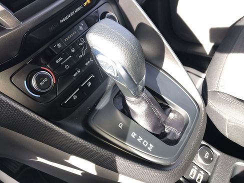 Used 2020 Ford Transit Connect XLT image 19